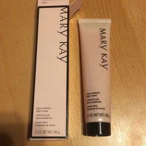 Mary Kay extra emollient night cream